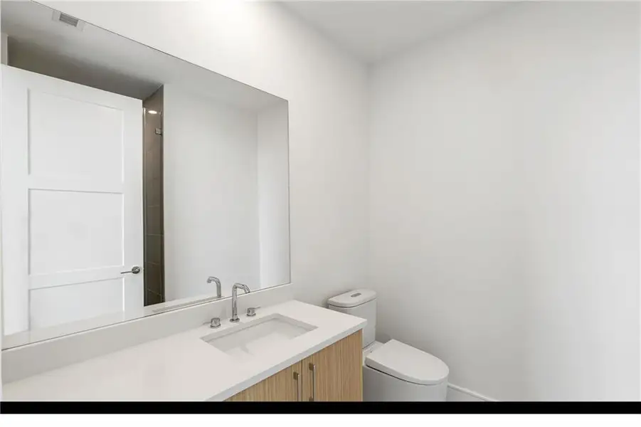 Spacious, unfurnished interior of a new home in The Dillon Buckhead, Atlanta (Image 11).