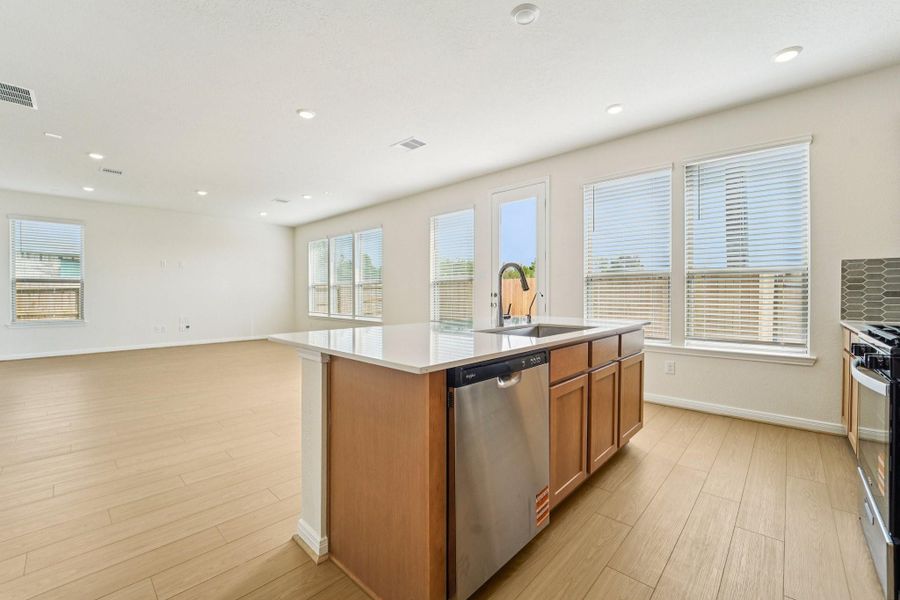 Furnished interior view inside a new home in Olympia Falls, Fresno (Image 12).