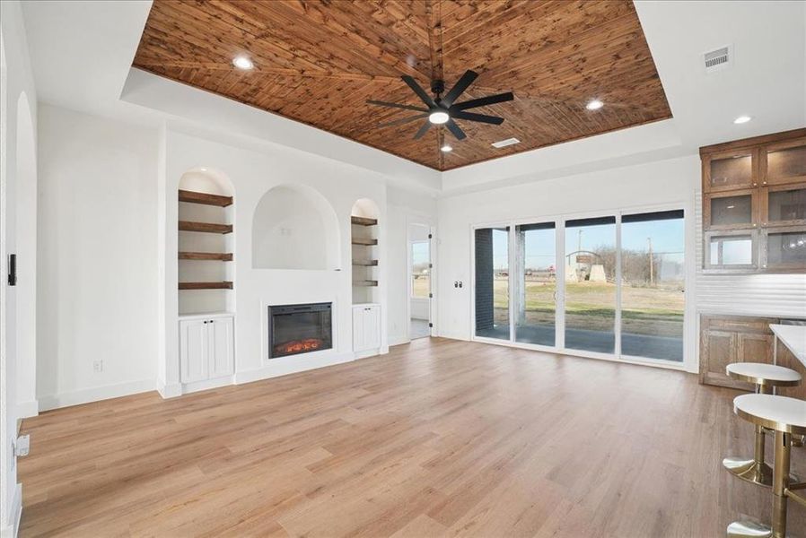 Spacious, unfurnished interior of a new home in , Waxahachie (Image 21).