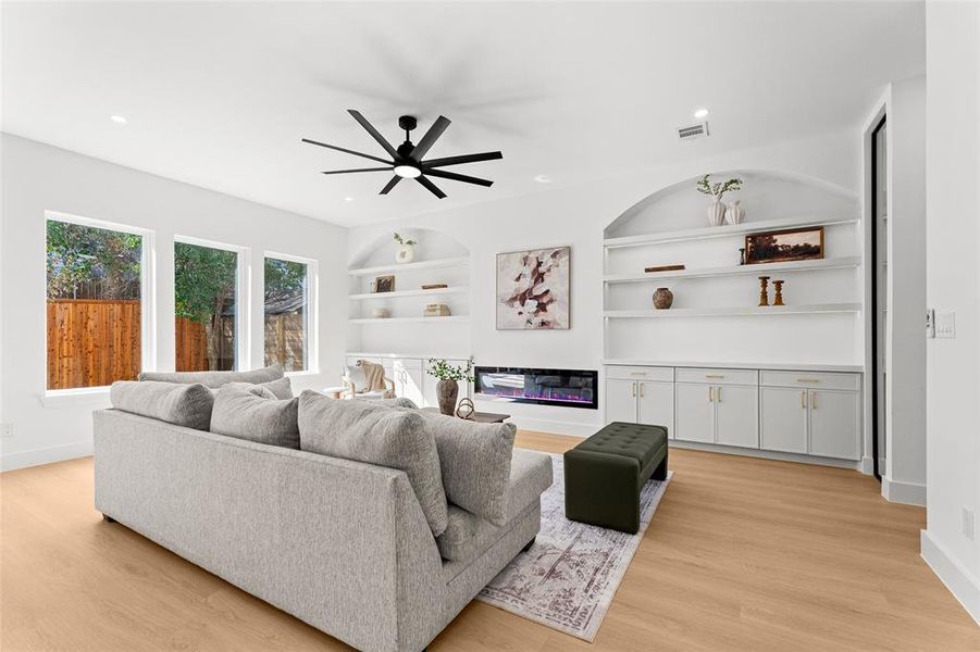 Furnished interior view inside a new home in , Dallas (Image 14). Furnished interior view inside a new home in , Dallas (Image 14).