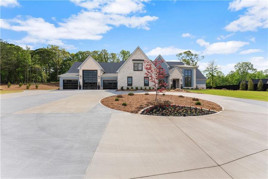 Image 100 of a home in .