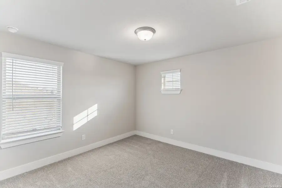 Spacious, unfurnished interior of a new home in Autry Pond, San Antonio (Image 46).