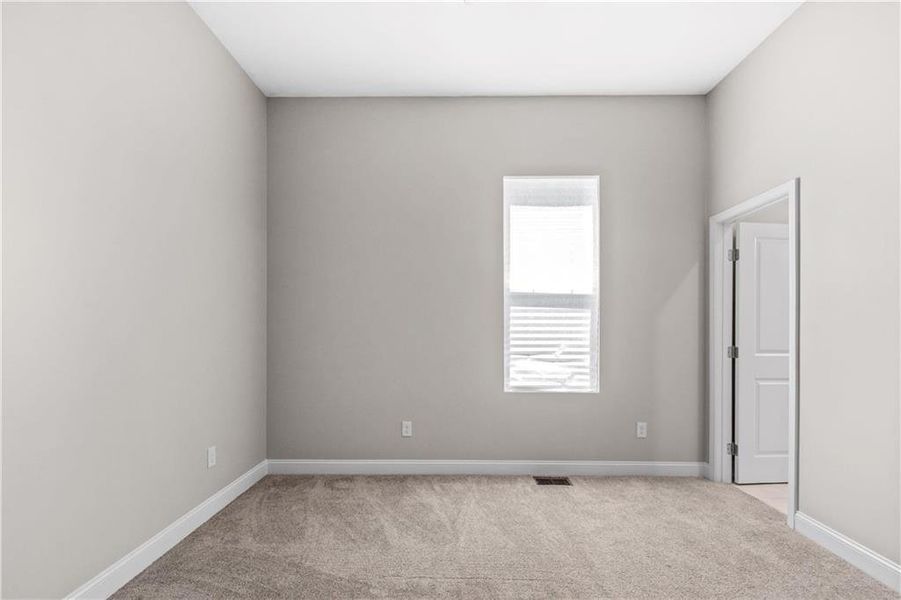 Spacious, unfurnished interior of a new home in , Atlanta (Image 35).