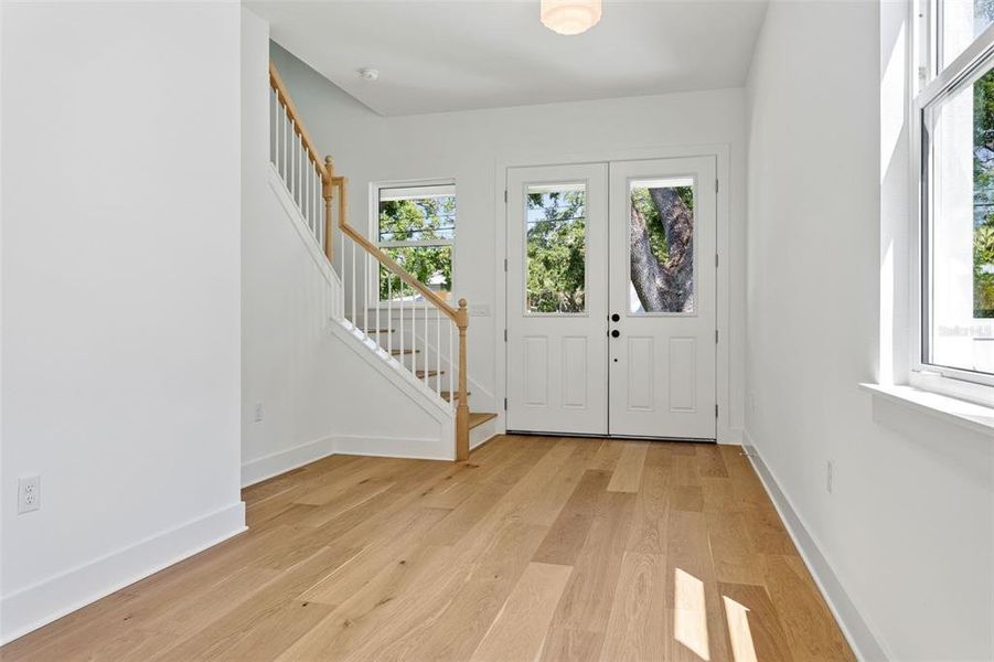 Spacious, unfurnished interior of a new home in , Tampa (Image 17).