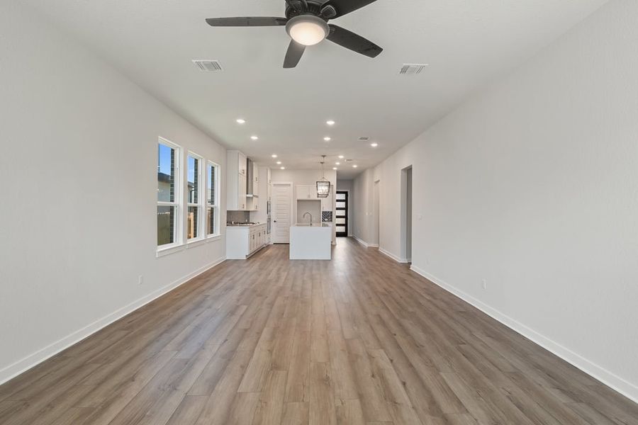 Spacious, unfurnished interior of a new home in Arbor Collection at Lariat, Liberty Hill (Image 28).