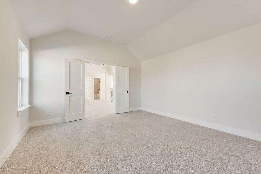 Spacious, unfurnished interior of a new home in Trails at Cottonwood Creek, Rowlett (Image 22).