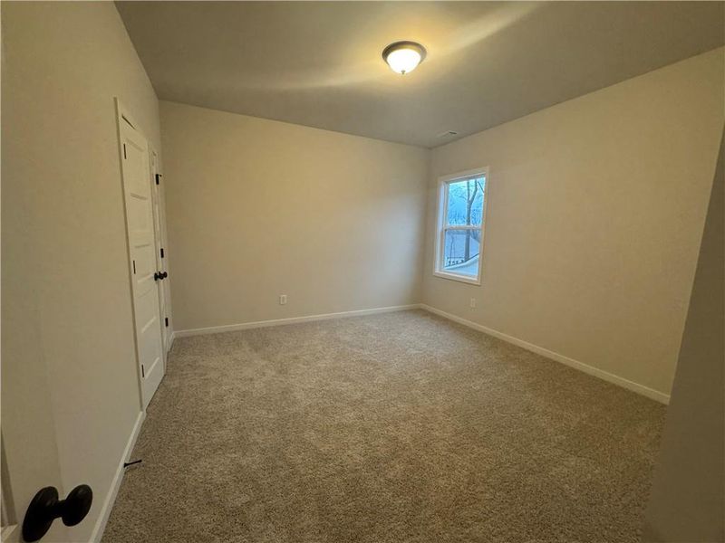 Spacious, unfurnished interior of a new home in Rosewood Lake Preserve, Hoschton (Image 27).