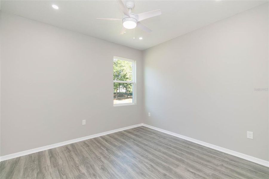 Spacious, unfurnished interior of a new home in , Dade City (Image 46).