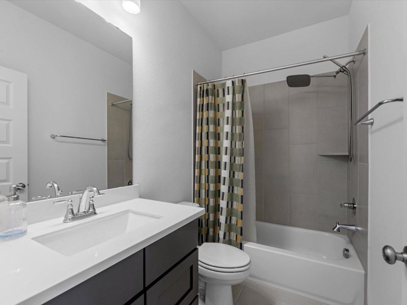 Furnished interior view inside a new home in Valencia, Manvel (Image 14).