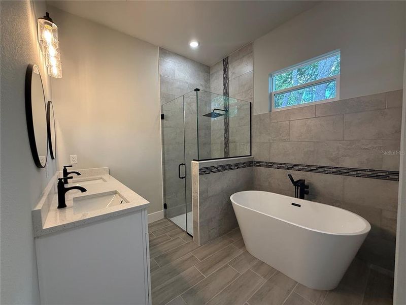 Furnished interior view inside a new home in , Ocala (Image 16).