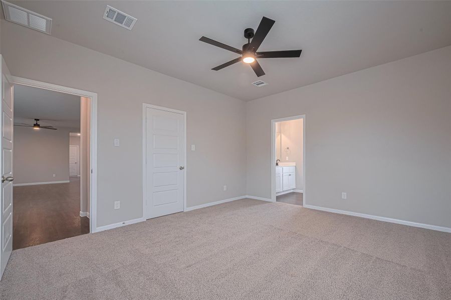 Spacious, unfurnished interior of a new home in La Segarra, Brookshire (Image 38). Spacious, unfurnished interior of a new home in La Segarra, Brookshire (Image 38).