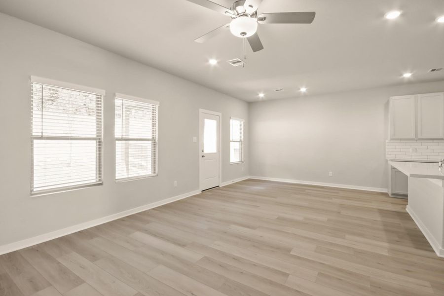 Spacious, unfurnished interior of a new home in Westridge Cove, Conroe (Image 15). Spacious, unfurnished interior of a new home in Westridge Cove, Conroe (Image 15).