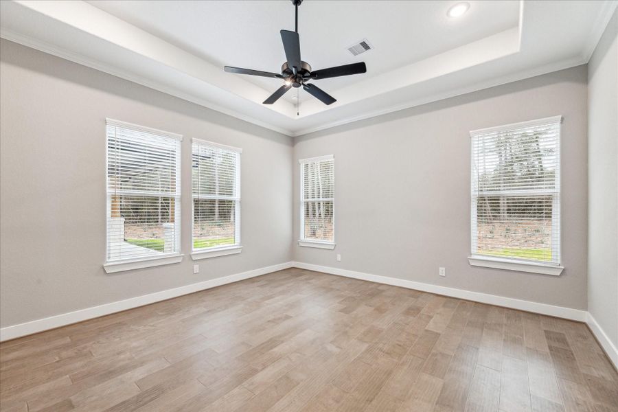 THE PICTURE SHOWN IS NOT THE ACTUAL HOME. TRINITY SIGNATURE HOMES IS BUILDING A SIMILAR FLOOR PLAN.