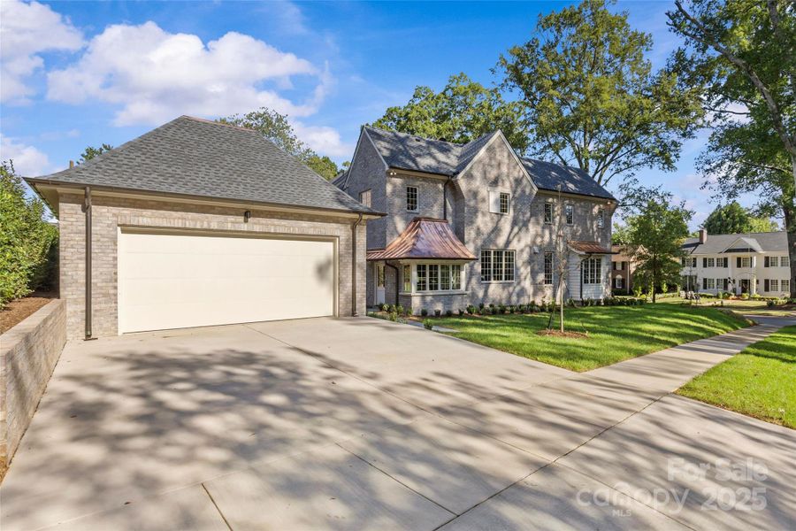 Image 47 of a home in .