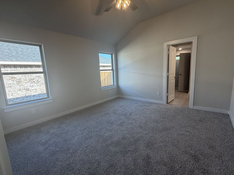 Spacious, unfurnished interior of a new home in Craftsman's Corner, Cleburne (Image 13).