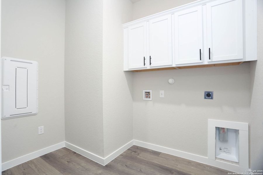 Furnished interior view inside a new home in Vista Ridge, Live Oak (Image 6). Furnished interior view inside a new home in Vista Ridge, Live Oak (Image 6).