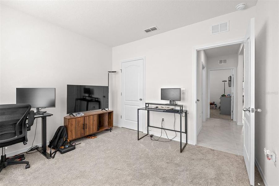 Furnished interior view inside a new home in , Bartow (Image 33).