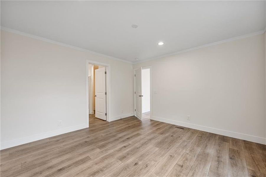 Spacious, unfurnished interior of a new home in , Gainesville (Image 26).