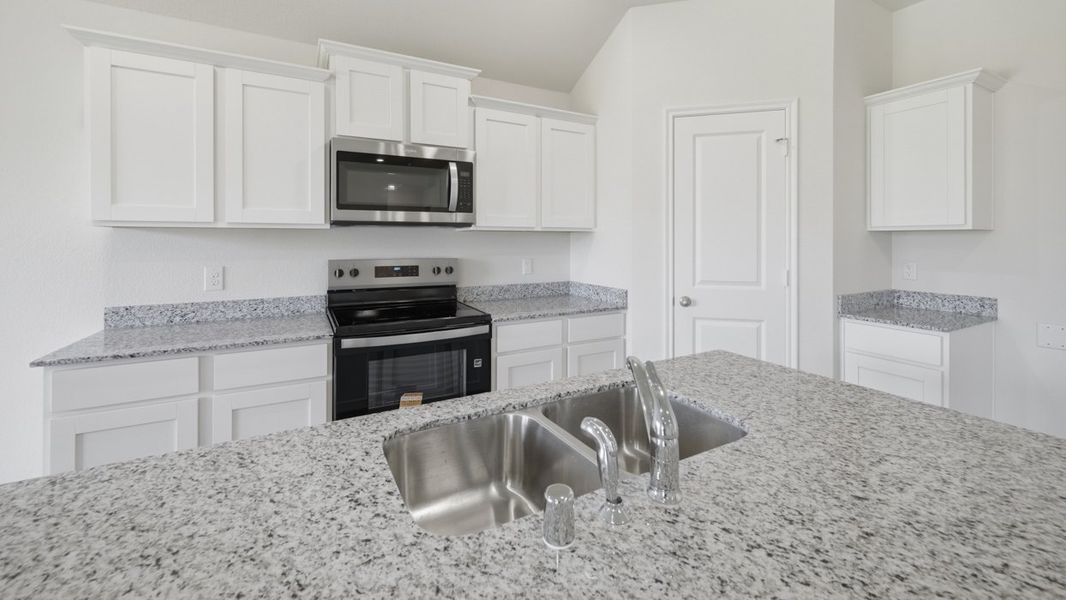 Furnished interior view inside a new home in Saddlebrook, Waxahachie (Image 9).
