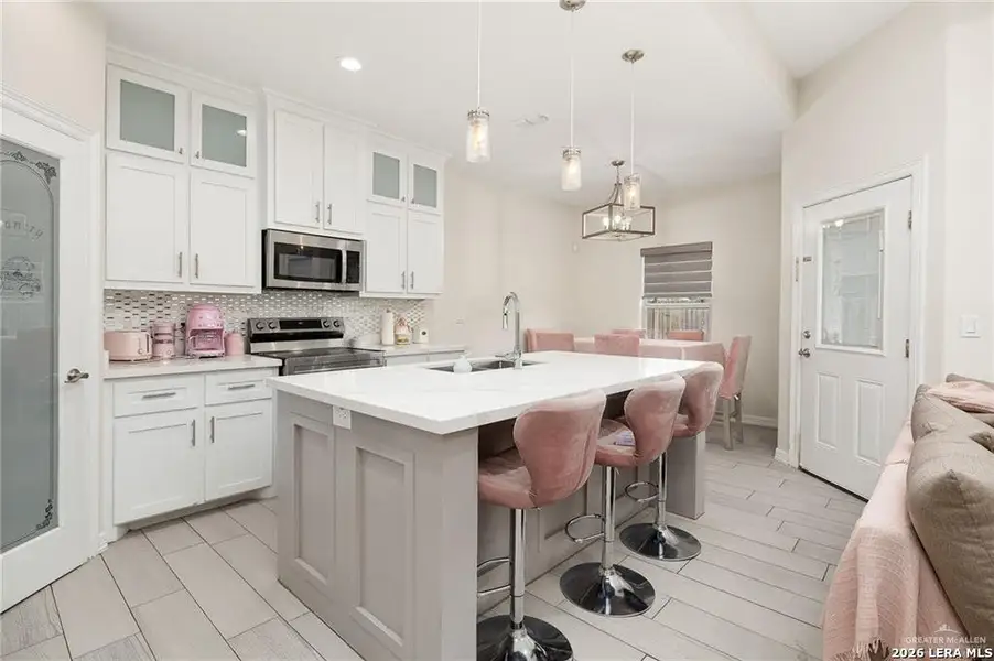 Furnished interior view inside a new home in , Weslaco (Image 7).