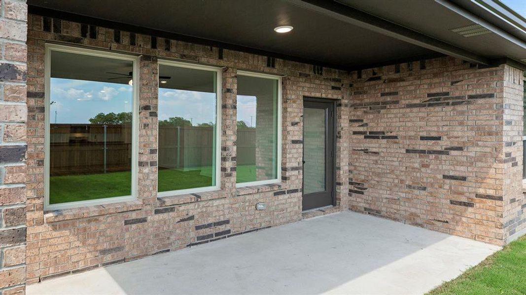 25. 1331 Burgess - Patio 25. 1331 Burgess - Patio