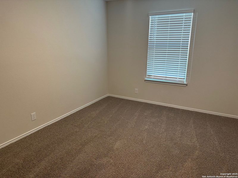 Spacious, unfurnished interior of a new home in Valley Ranch, San Antonio (Image 11).