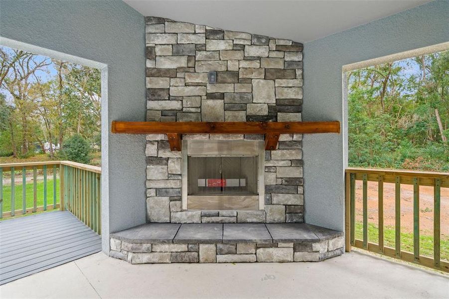 Exterior details and patio area of a home in , Brooksville (Image 3).