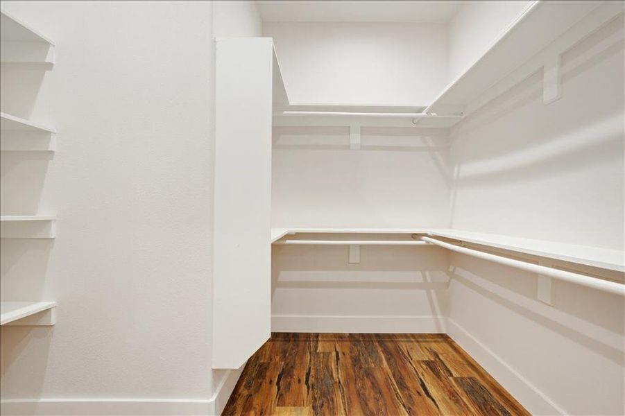 Spacious, unfurnished interior of a new home in , Sherman (Image 15).