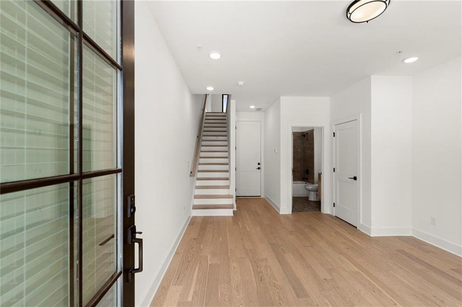 Spacious, unfurnished interior of a new home in , Alpharetta (Image 20).