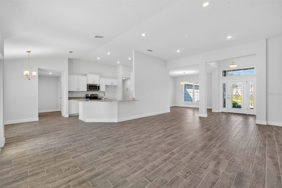 Spacious, unfurnished interior of a new home in Hill Country Estates, Dade City (Image 21).