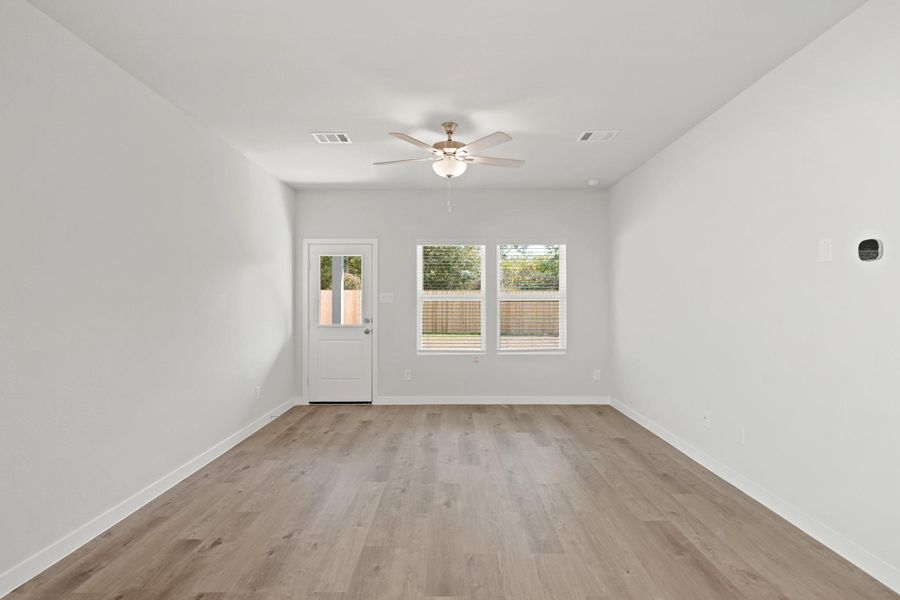 Spacious, unfurnished interior of a new home in Maple Heights, Porter (Image 21).