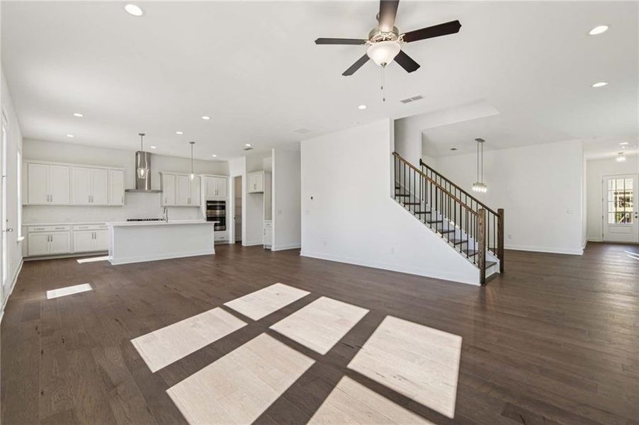 Spacious, unfurnished interior of a new home in East Harbor II at Chestatee, Dawsonville (Image 31).
