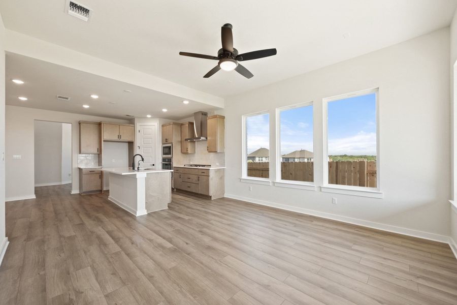 Spacious, unfurnished interior of a new home in Lariat, Liberty Hill (Image 23).