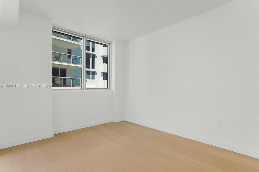 Spacious, unfurnished interior of a new home in , Miami Beach (Image 22).