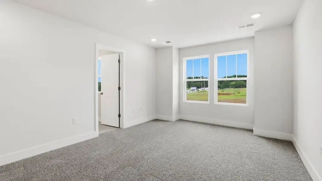 Representative unfurnished interior of a home built from the Denver by D.R. Horton in Ashmore Hills, Mauldin (Image 31).
