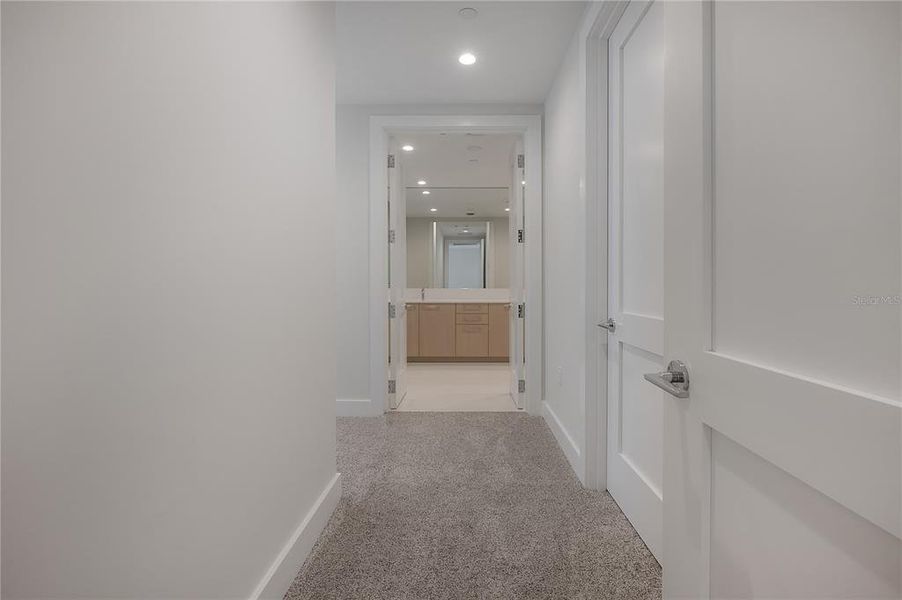 Spacious, unfurnished interior of a new home in , St. Petersburg (Image 46).