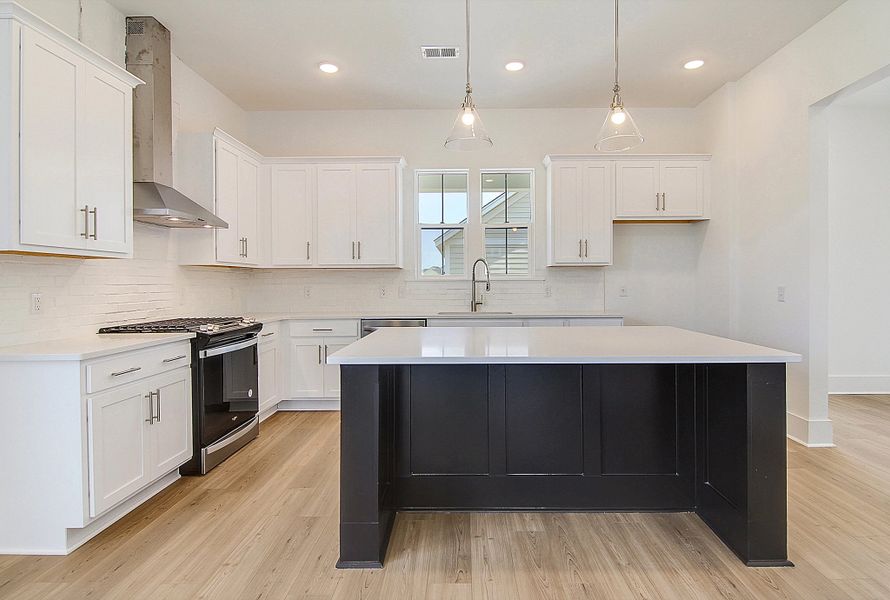 Representative furnished interior of a home built from the Givhans by Ashton Woods in Midtown at Nexton, Summerville (Image 7).