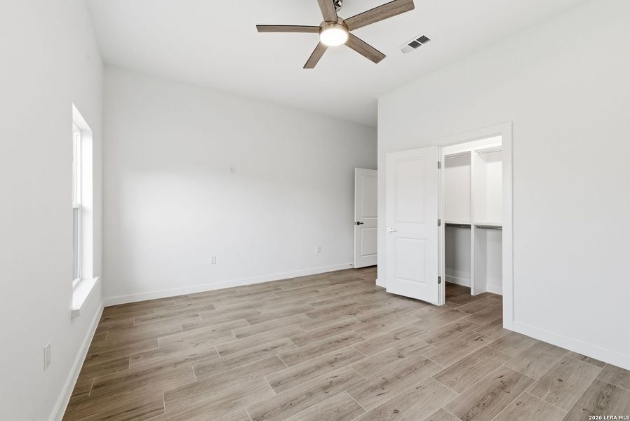 Spacious, unfurnished interior of a new home in , Selma (Image 38).
