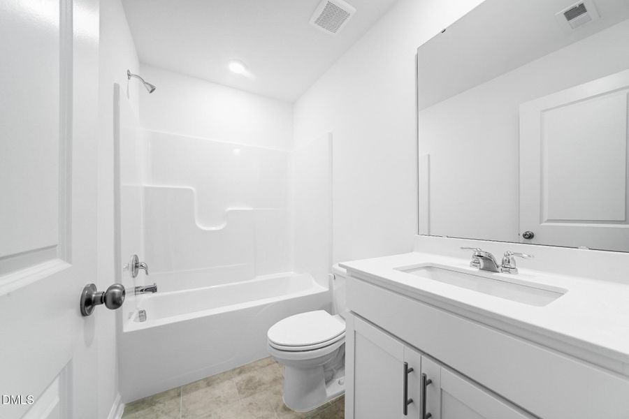 SUN_ElmGrove_Pic_Wyatt_QMI_4_Bath_1of1