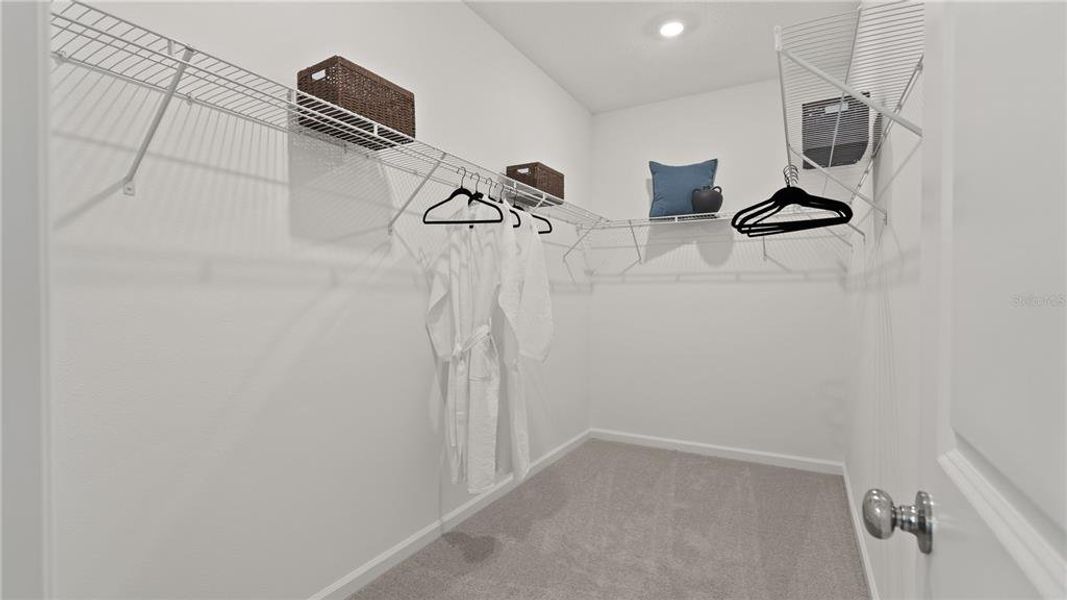 Spacious, unfurnished interior of a new home in , Davenport (Image 8).