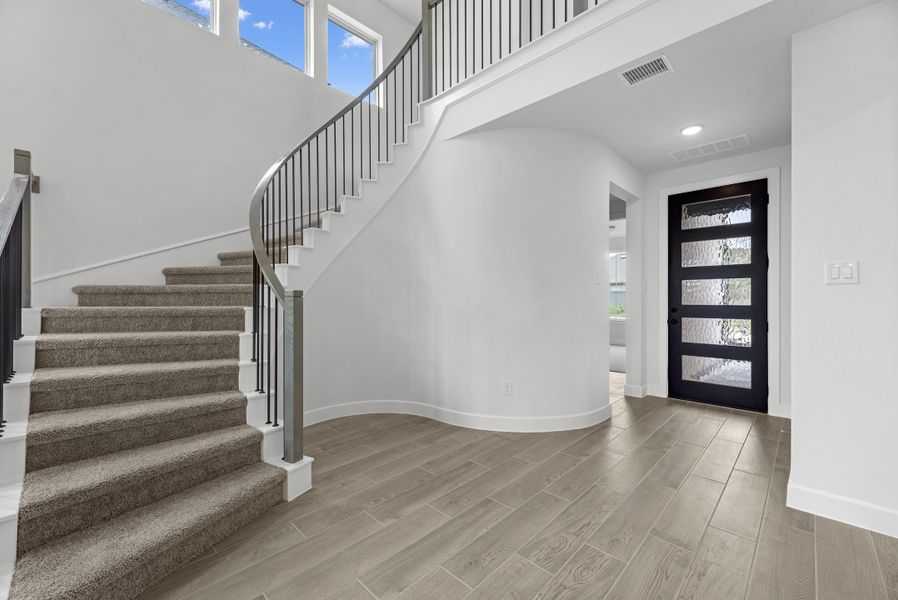 Spacious, unfurnished interior of a new home in The Grand Prairie, Hockley (Image 9).
