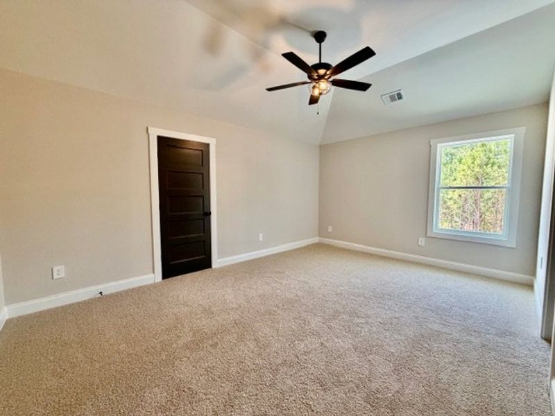 Spacious, unfurnished interior of a new home in Lakefield, Palmetto (Image 17).