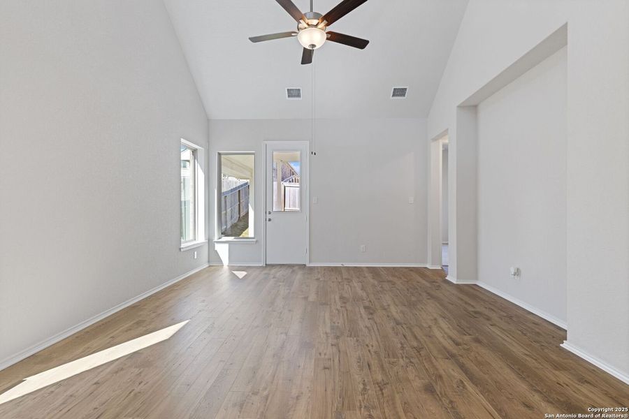Spacious, unfurnished interior of a new home in Ladera, San Antonio (Image 13). Spacious, unfurnished interior of a new home in Ladera, San Antonio (Image 13).