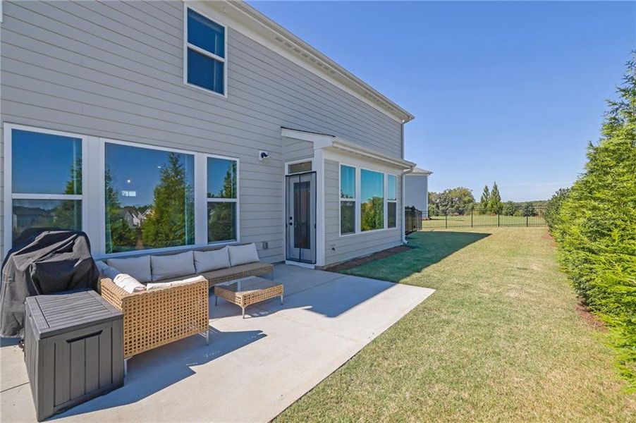 Exterior details and patio area of a home in Sweetbay Farm, Lawrenceville (Image 28).