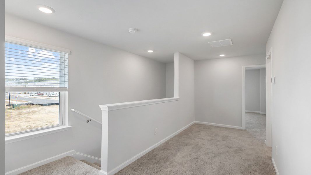 Spacious, unfurnished interior of a new home in Carolina Groves Townhomes, Moncks Corner (Image 12).
