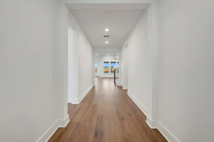 Spacious, unfurnished interior of a new home in LaPrelle, Fort Worth (Image 16).
