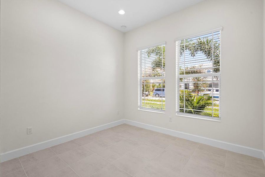 35_1418435 35_1418435