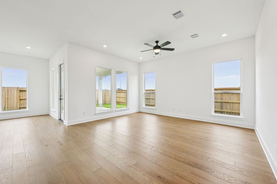 Representative unfurnished interior of a home built from the Hollis by Risewell Homes in Winfrey Estates, Tomball (Image 10). Representative unfurnished interior of a home built from the Hollis by Risewell Homes in Winfrey Estates, Tomball (Image 10).