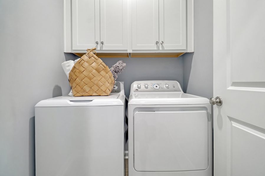 Representative interior finishes for a home built from the Brunswick - Genesis Value Collection by Mungo Homes in Clairmont, Charlotte (Image 11).