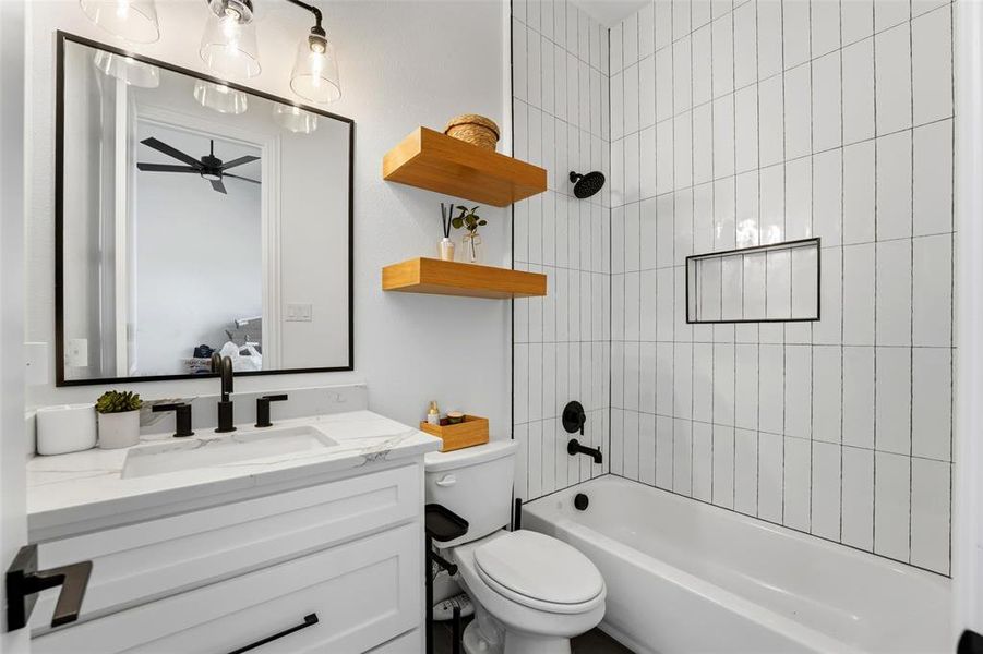 Furnished interior view inside a new home in , Rockwall (Image 29).